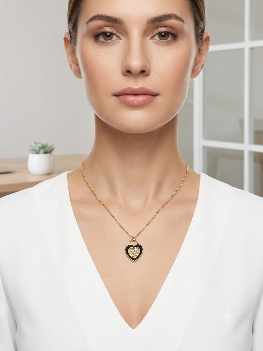 OM minimal chain pendant set