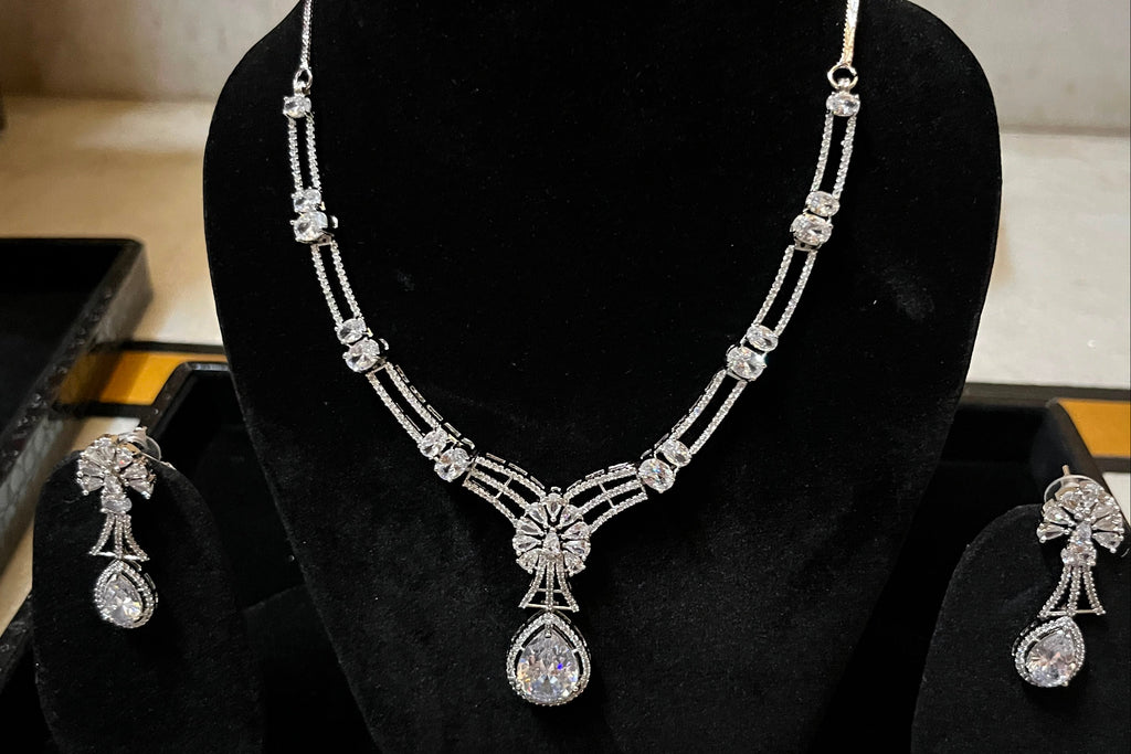 Silver Tear Drop style Ad Necklace