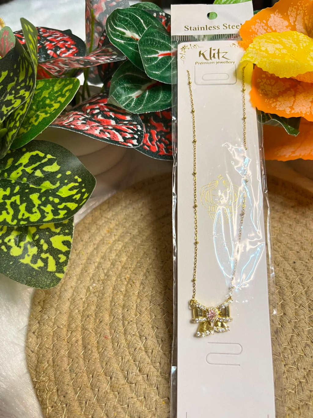 Pookie Ribbon minimal chain pendant set