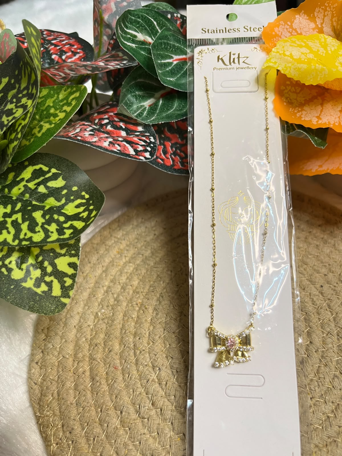 Pookie Ribbon minimal chain pendant set