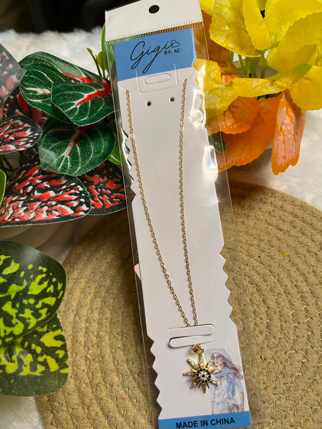 Golden Sun minimal chain pendant set