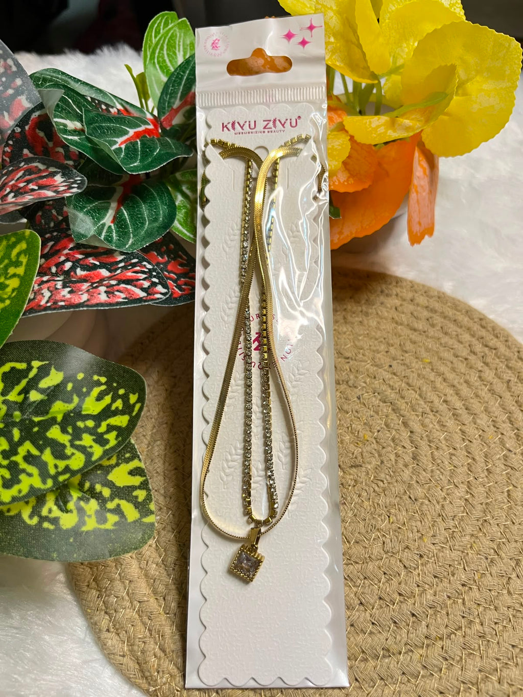 Double chain minimal chain pendant set